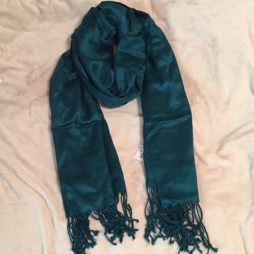 Nordstrom Scarf called Indian Green